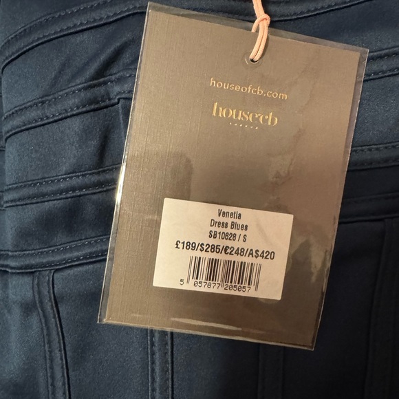 House Of Cb VENETIA
Midnight Satin Puff Sleeve Mini Dress - Picture 6 of 7